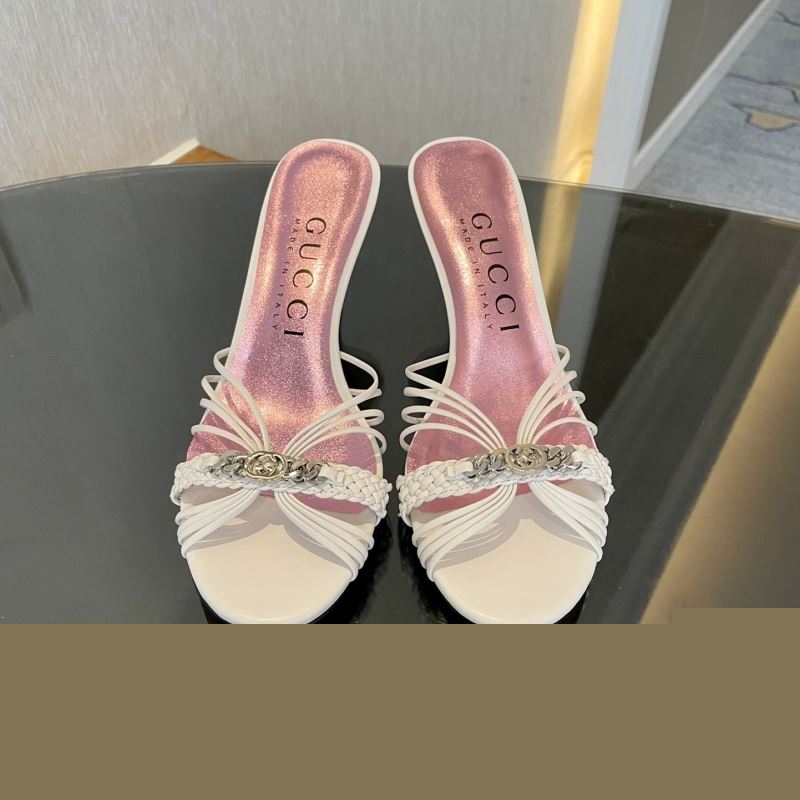 G*u*i sandals